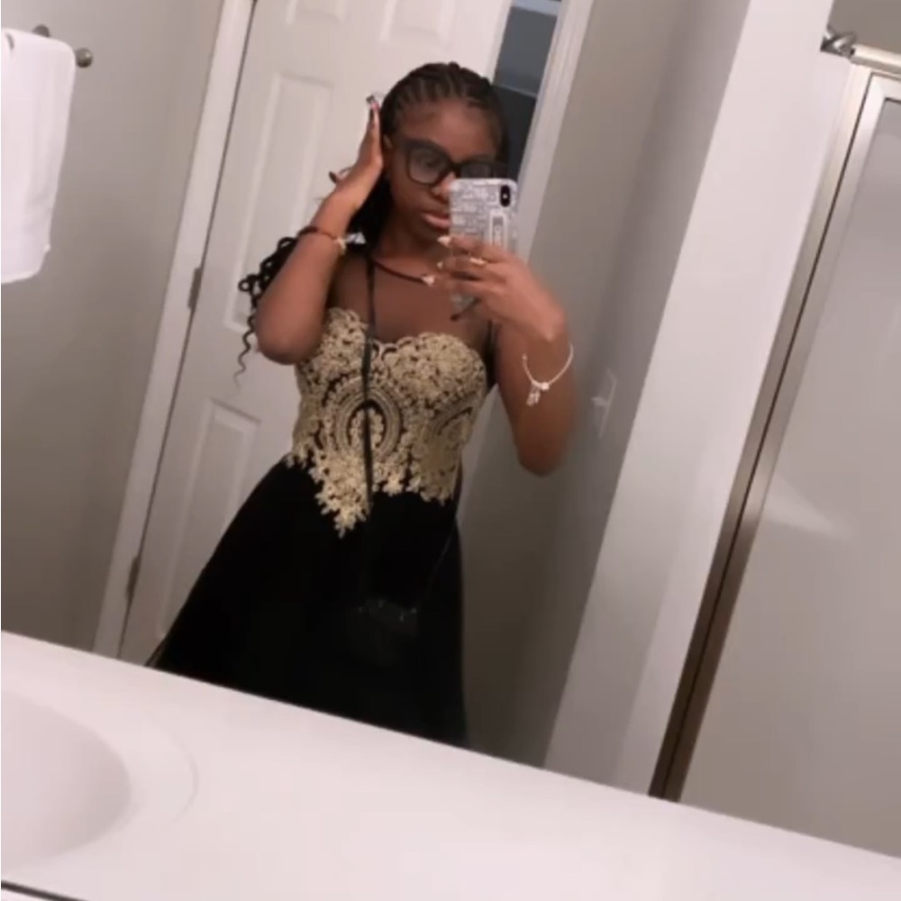 Dress - Picture 1 of 4